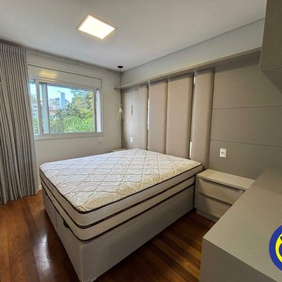 Apartamento com 240m², 3 quartos (sendo 3 suítes), 3 garagens, no bairro João Paulo em Florianópolis