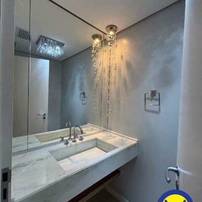 Apartamento com 240m², 3 quartos (sendo 3 suítes), 3 garagens, no bairro João Paulo em Florianópolis