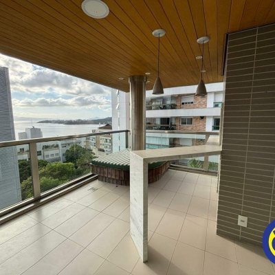 Apartamento com 240m², 3 quartos (sendo 3 suítes), 3 garagens, no bairro João Paulo em Florianópolis