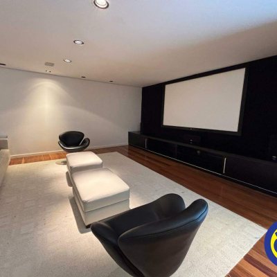 Apartamento com 240m², 3 quartos (sendo 3 suítes), 3 garagens, no bairro João Paulo em Florianópolis