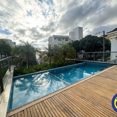 Apartamento com 240m², 3 quartos (sendo 3 suítes), 3 garagens, no bairro João Paulo em Florianópolis