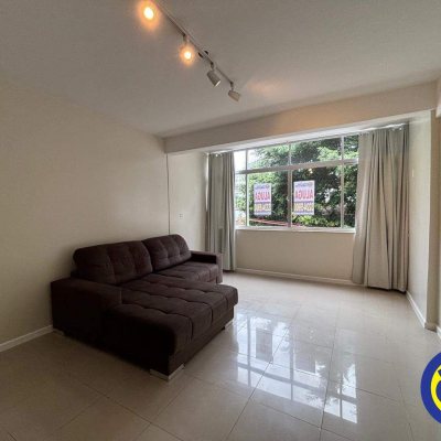 Apartamento com 90m², 3 quartos, 1 suíte, 1 garagem, no bairro Centro em Florianópolis