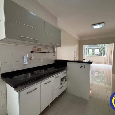 Apartamento com 90m², 3 quartos, 1 suíte, 1 garagem, no bairro Centro em Florianópolis