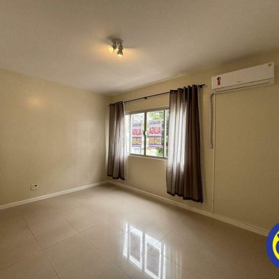 Apartamento com 90m², 3 quartos, 1 suíte, 1 garagem, no bairro Centro em Florianópolis