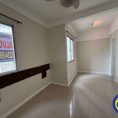 Apartamento com 90m², 3 quartos, 1 suíte, 1 garagem, no bairro Centro em Florianópolis