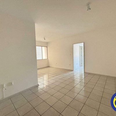 Apartamento com 89m², 3 quartos, 1 garagem, no bairro Centro em Florianópolis