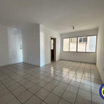 Apartamento com 89m², 3 quartos, 1 garagem, no bairro Centro em Florianópolis
