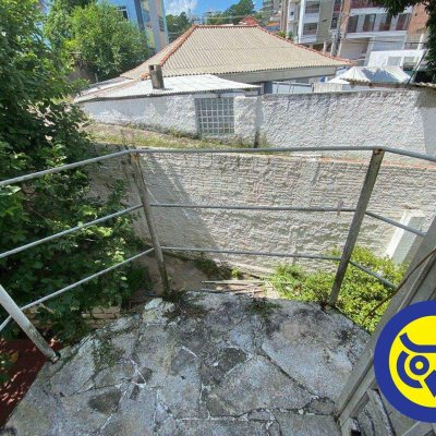 Casa Comercial com 239m², 4 quartos, 1 suíte, 6 garagens, no bairro João Paulo em Florianópolis