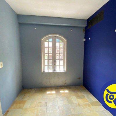 Casa Comercial com 239m², 4 quartos, 1 suíte, 6 garagens, no bairro João Paulo em Florianópolis