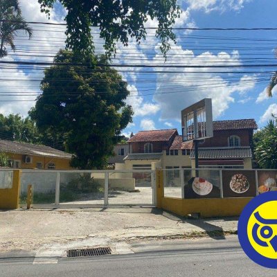 Casa Comercial com 239m², 4 quartos, 1 suíte, 6 garagens, no bairro João Paulo em Florianópolis