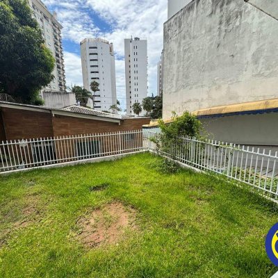 Casa com 350m², 10 garagens, no bairro Agronômica em Florianópolis