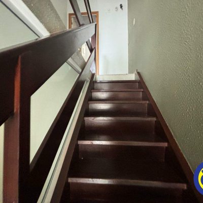 Casa com 350m², 10 garagens, no bairro Agronômica em Florianópolis