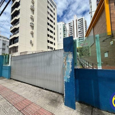 Casa com 350m², 10 garagens, no bairro Agronômica em Florianópolis