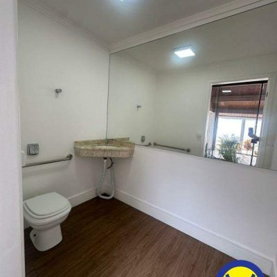 Casa com 280m², 6 garagens, no bairro Centro em Florianópolis