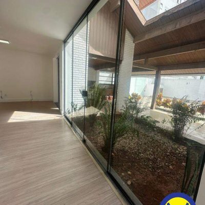 Casa com 280m², 6 garagens, no bairro Centro em Florianópolis