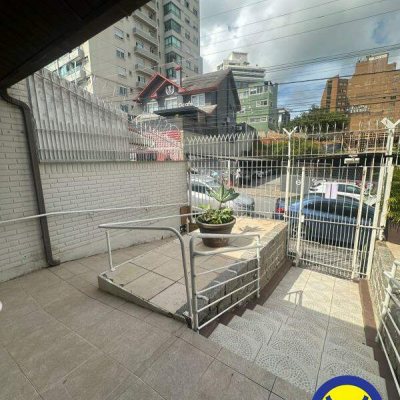 Casa com 280m², 6 garagens, no bairro Centro em Florianópolis