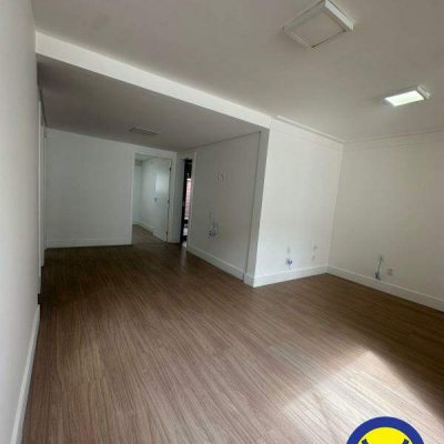 Casa com 280m², 6 garagens, no bairro Centro em Florianópolis