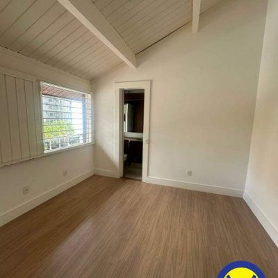 Casa com 280m², 6 garagens, no bairro Centro em Florianópolis