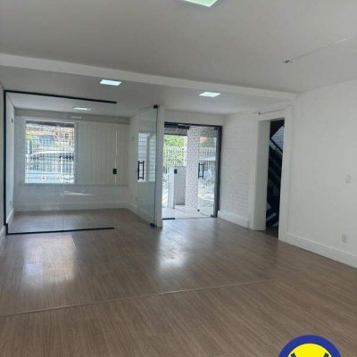 Casa com 280m², 6 garagens, no bairro Centro em Florianópolis