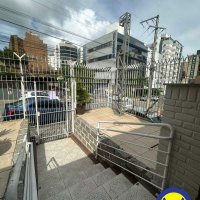 Casa com 280m², 6 garagens, no bairro Centro em Florianópolis