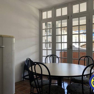 Casa com 200m², 5 quartos (sendo 2 suítes), no bairro Canasvieiras em Florianópolis