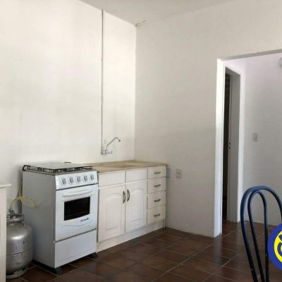 Casa com 200m², 5 quartos (sendo 2 suítes), no bairro Canasvieiras em Florianópolis