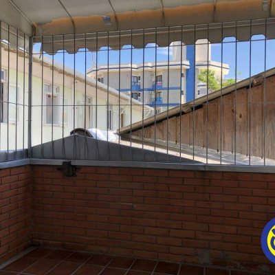 Casa com 200m², 5 quartos (sendo 2 suítes), no bairro Canasvieiras em Florianópolis