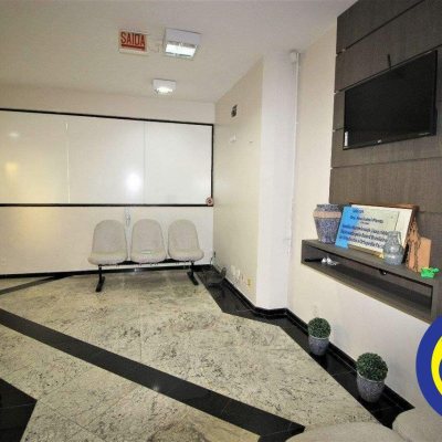 Prédio Comercial com 407m², no bairro Agronômica em Florianópolis