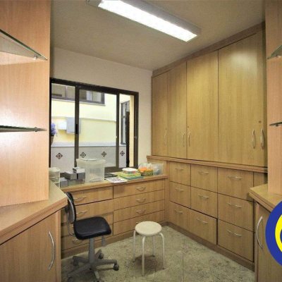 Prédio Comercial com 407m², no bairro Agronômica em Florianópolis