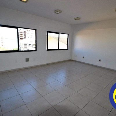 Prédio Comercial com 407m², no bairro Agronômica em Florianópolis