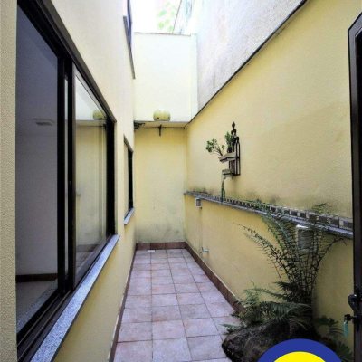 Prédio Comercial com 407m², no bairro Agronômica em Florianópolis