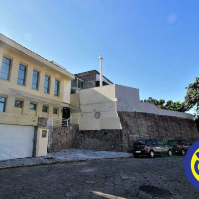 Prédio Comercial com 407m², no bairro Agronômica em Florianópolis