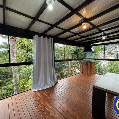 Casa com 66m², 2 quartos, 2 garagens, no bairro Agronômica em Florianópolis