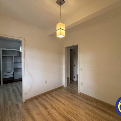 Casa com 66m², 2 quartos, 2 garagens, no bairro Agronômica em Florianópolis