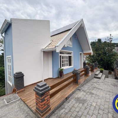 Casa com 66m², 2 quartos, 2 garagens, no bairro Agronômica em Florianópolis