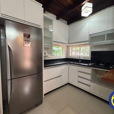 Casa com 66m², 2 quartos, 2 garagens, no bairro Agronômica em Florianópolis