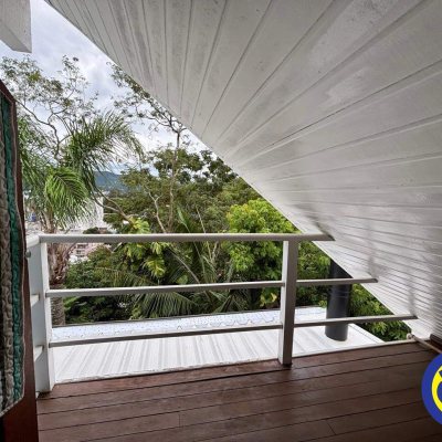 Casa com 66m², 2 quartos, 2 garagens, no bairro Agronômica em Florianópolis