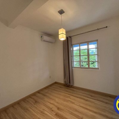 Casa com 66m², 2 quartos, 2 garagens, no bairro Agronômica em Florianópolis