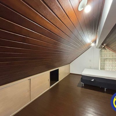 Casa com 66m², 2 quartos, 2 garagens, no bairro Agronômica em Florianópolis