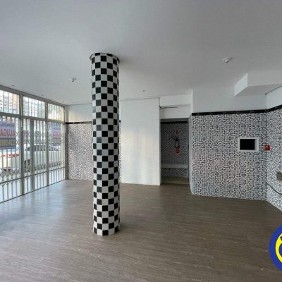 Loja com 56m², 1 garagem, no bairro Centro em Florianópolis