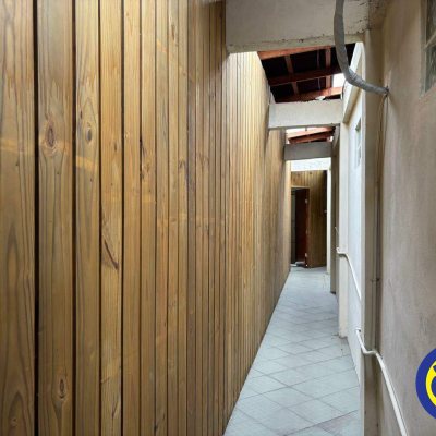 Casa Comercial com 172m², 2 garagens, no bairro Centro em Florianópolis