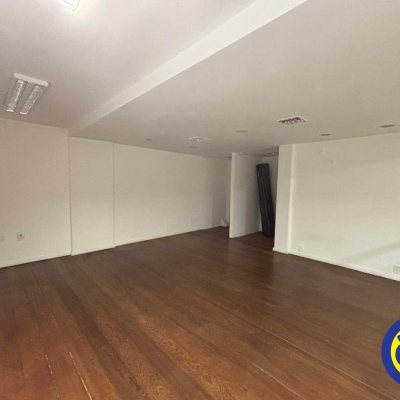 Loja com 138m², no bairro Centro em Florianópolis