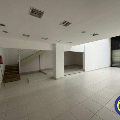 Loja com 138m², no bairro Centro em Florianópolis