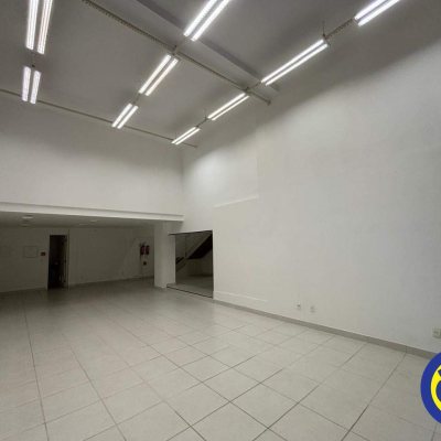 Loja com 138m², no bairro Centro em Florianópolis