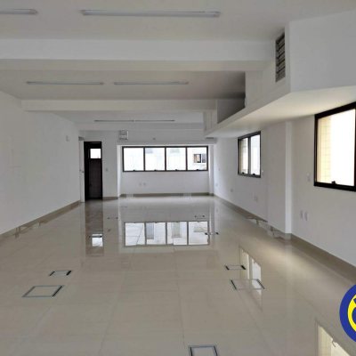 Prédio Comercial com 3150m², 30 garagens, no bairro Centro em Florianópolis