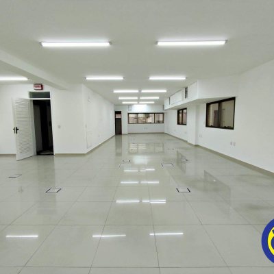 Prédio Comercial com 3150m², 30 garagens, no bairro Centro em Florianópolis