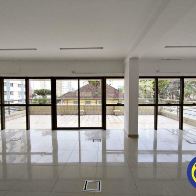 Prédio Comercial com 3150m², 30 garagens, no bairro Centro em Florianópolis
