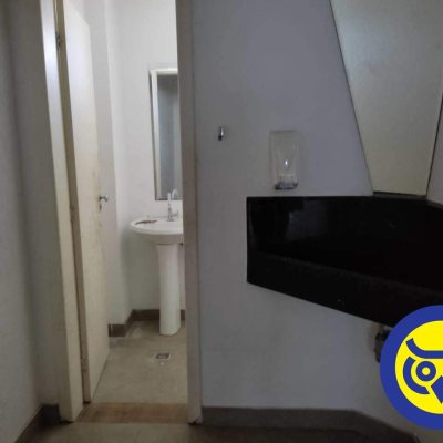 Prédio Comercial com 300m², no bairro Centro em Florianópolis