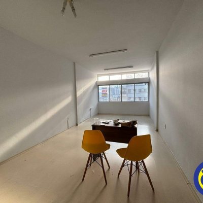 Salas/Conjuntos com 35m², no bairro Centro em Florianópolis