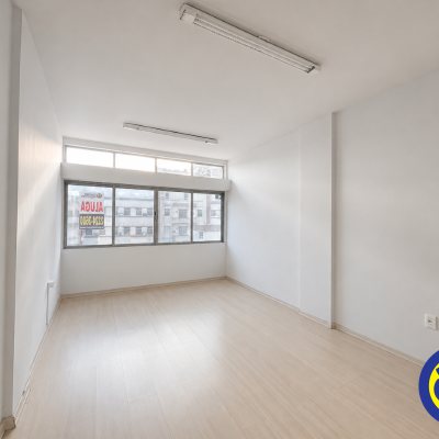 Salas/Conjuntos com 35m², no bairro Centro em Florianópolis